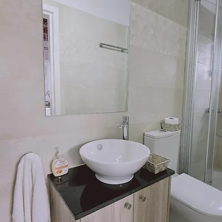 Ferienhaus Akoni House Dhrousha