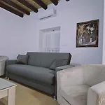 Akoni House Holiday home