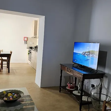 Akoni House Tatil Evi Dhrousha