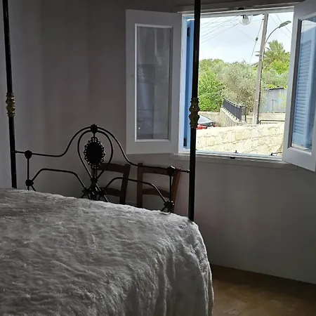 Akoni House Tatil Evi *