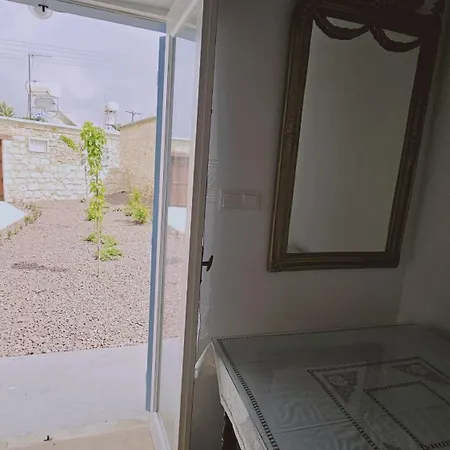 Dom wakacyjny Akoni House Dhrousha