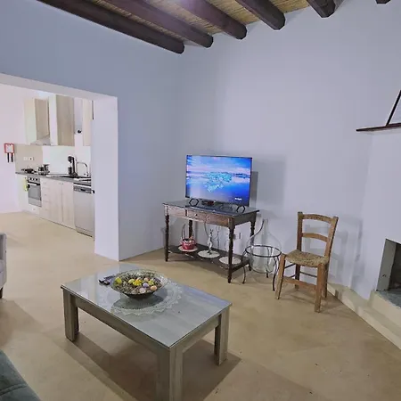 Akoni House