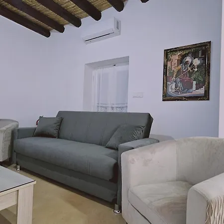 Akoni House Holiday home