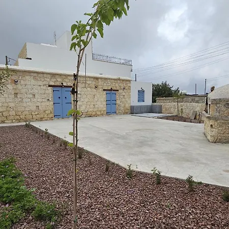 Akoni House Tatil Evi *