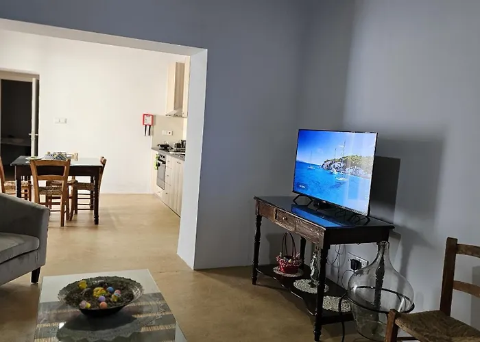 Akoni House Semesterbostad Dhrousha