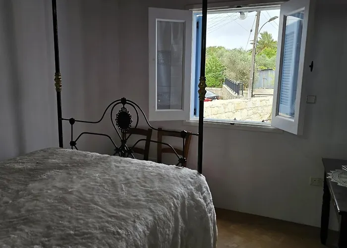 Akoni House Semesterbostad *