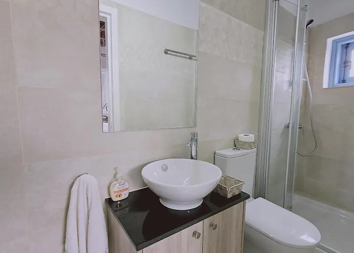 Semesterbostad Akoni House Dhrousha