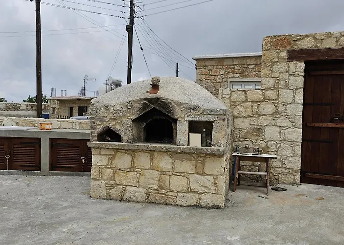 Semesterbostad Akoni House *