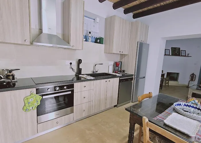 Akoni House Semesterbostad Dhrousha