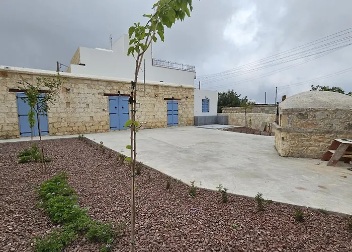 Akoni House Semesterbostad *