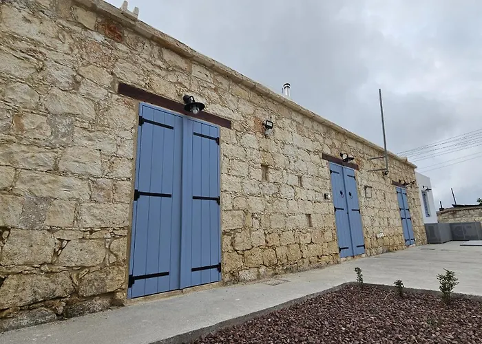 Semesterbostad Akoni House Dhrousha